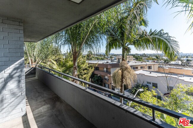 Photo - 8401 Fountain Ave Unit 12