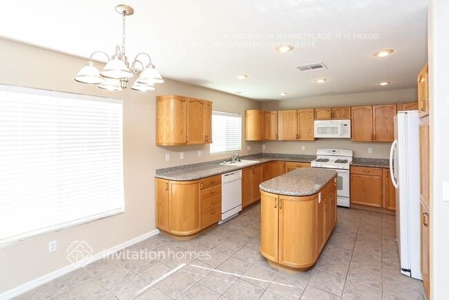 Photo - 7805 Robinglen Ave