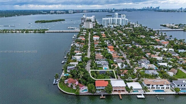 Photo - 7401 Miami View Dr Casa