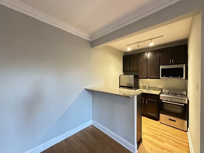 Photo - 4619 N Paulina St Unidad 402