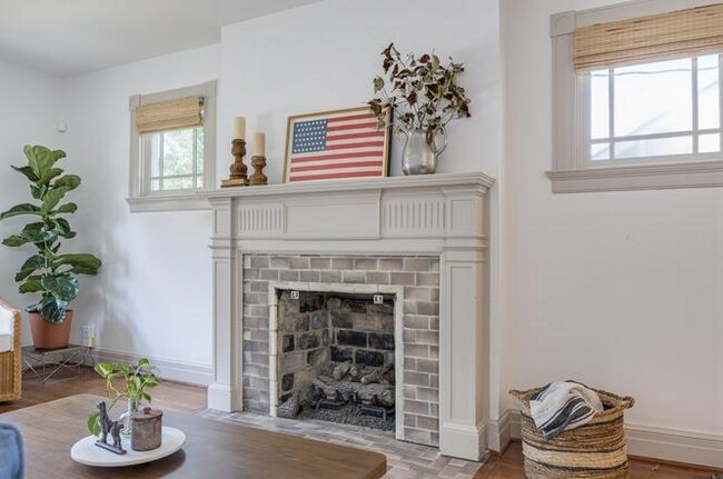 Photo - 2002 18th Ave S