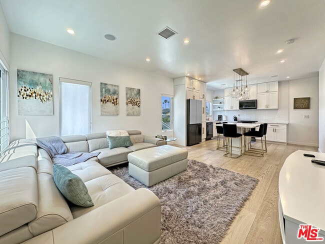 Photo - 1522 Burnside Ave