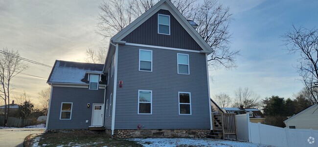 Building Photo - 51 Birch St Rental