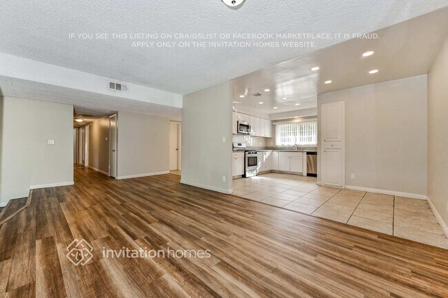 Photo - 20647 Hatton St