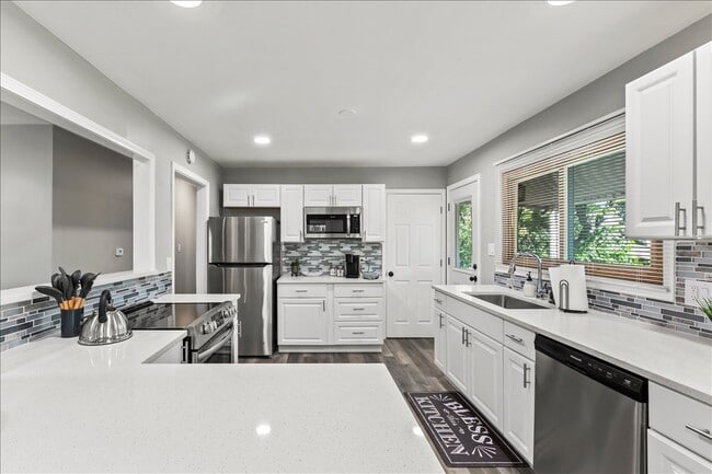 Photo - 2N361 Diane Ave