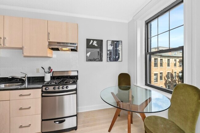 Photo - 118 Riverway Unidad 32