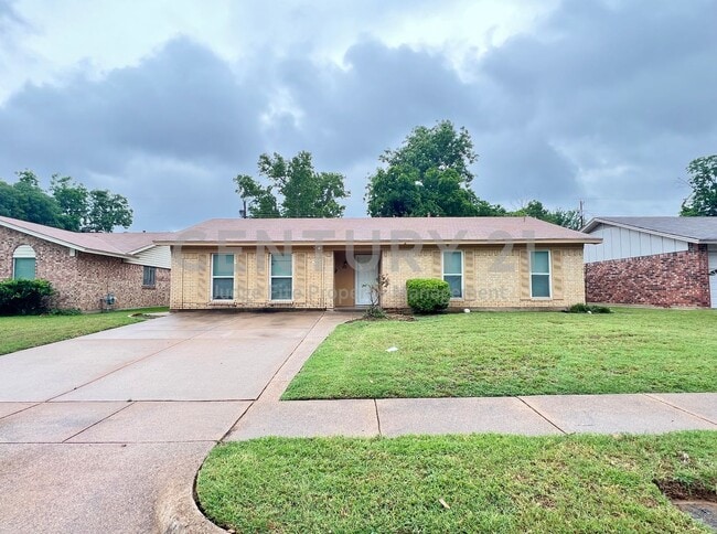 Building Photo - 2121 Spanish Trail
