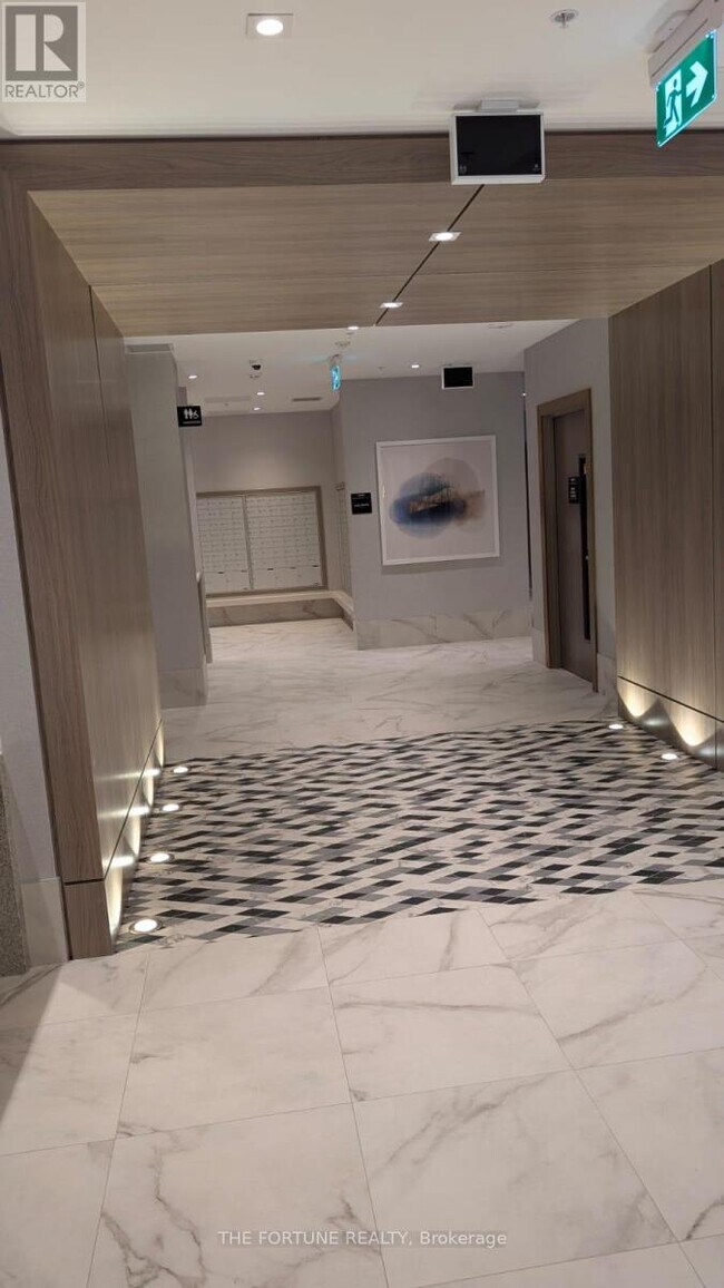 Photo - 75 James St S Unit 2914