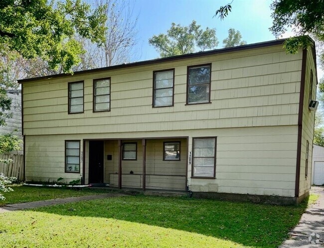 Building Photo - 1209 2nd St N Rental