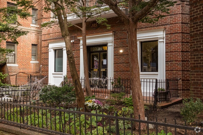 Building Photo - 385 Argyle Rd