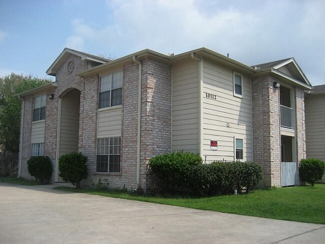 Photo - 10112 Emerald Glen Ln