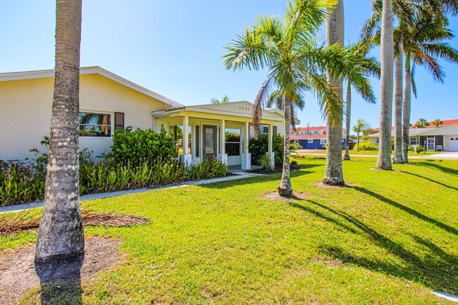 ** 3/2 NICELY FURNISHED HOME READY *** DOG... - ** 3/2 NICELY FURNISHED HOME READY *** DOG...