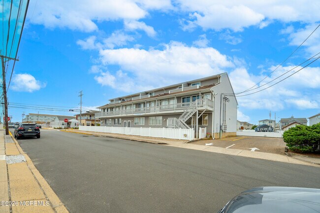 1713 Boulevard Unit 7