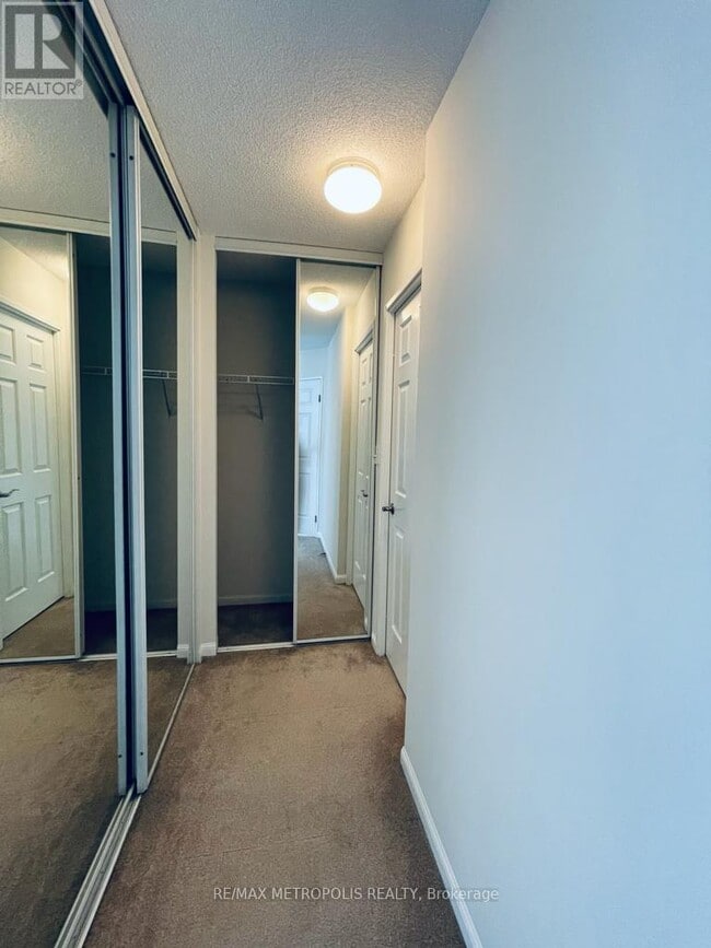 Photo - 7 Carlton St. Unit 915