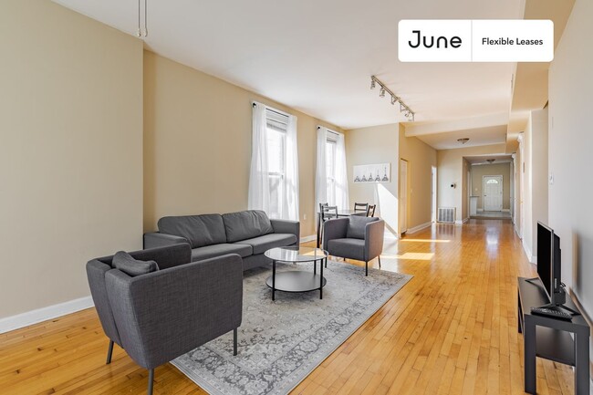 Photo - 1214 N Damen Ave Condo