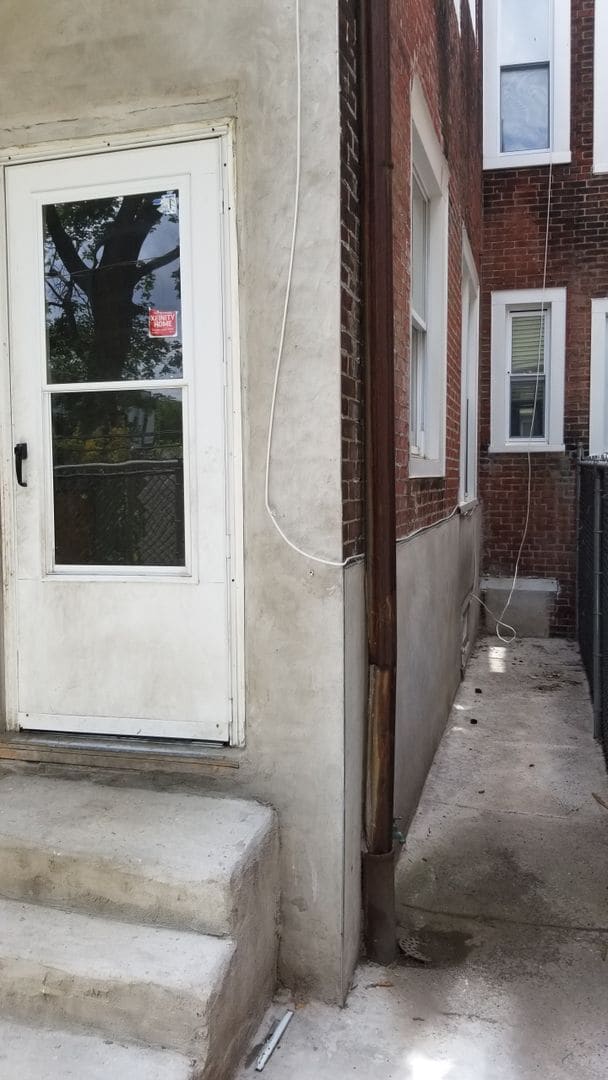 Photo - Modern Row - Stawberry Mansion