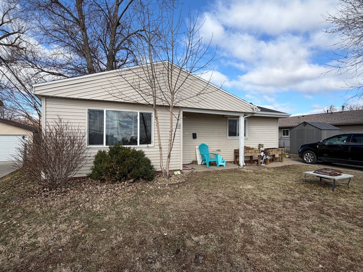 Photo - COMING SOON: $1300| 3 Bedroom 1 Bath | Slab | W&D | Fenced Backyard | Across from Sports Complexes