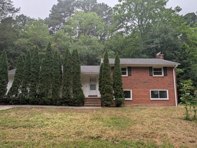 Building Photo - 514 Morreene Rd