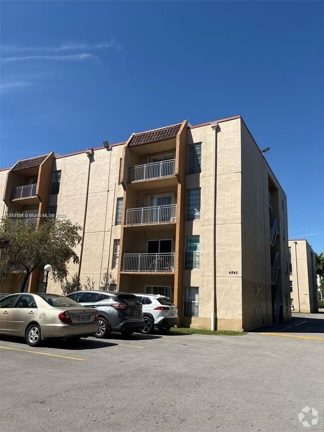 Building Photo - 4845 NW 7th St Unit 301-5 Rental