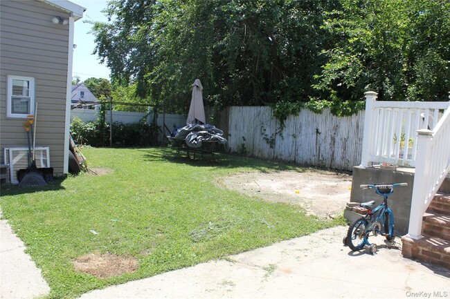 Photo - 1075 Harrison St