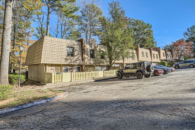 Photo - Charming 2-Bedroom Town Home for Rent in M...