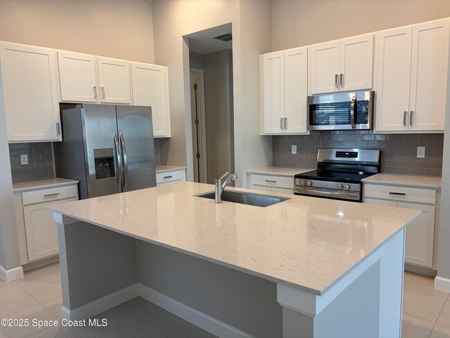 Photo - 1919 Croft Inlt Dr NW