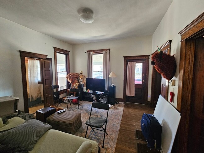 Photo - 813 E University St