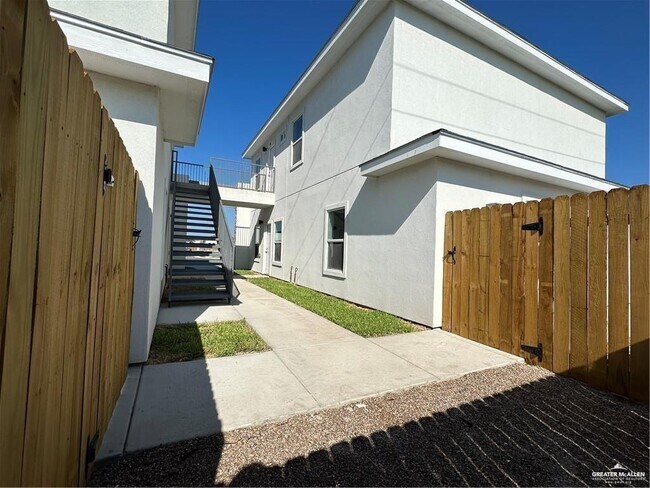 209 Rafael Dr Unit 2