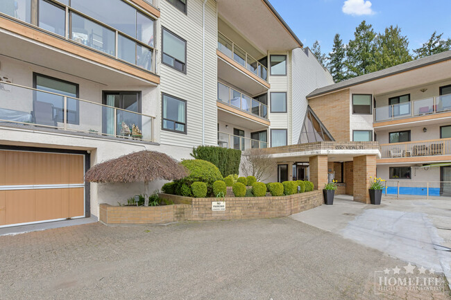 Building Photo - Beautiful View 2 Bed 2 Bath Condo for Rent in White Rock Unit 519