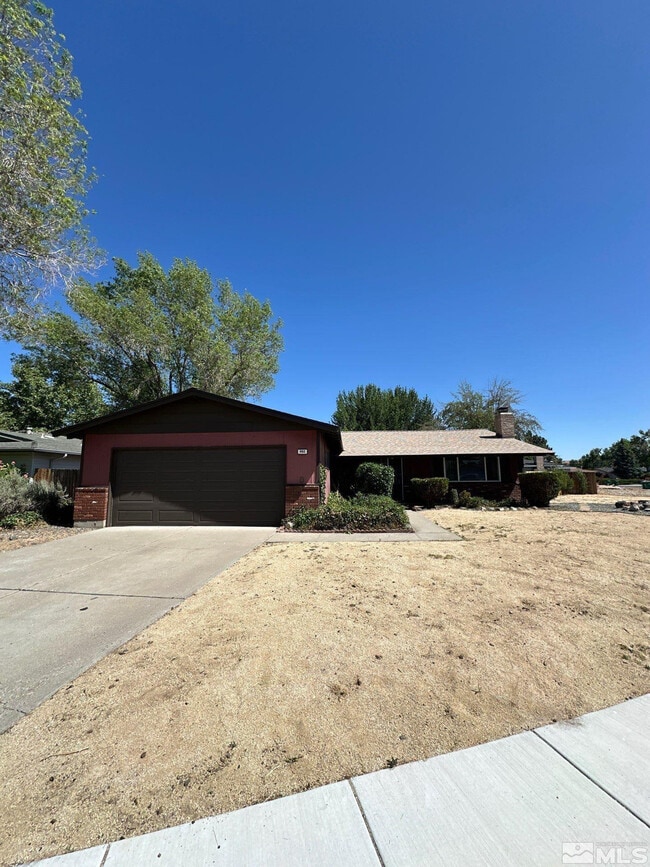 Photo - 462 Steffanie Wy