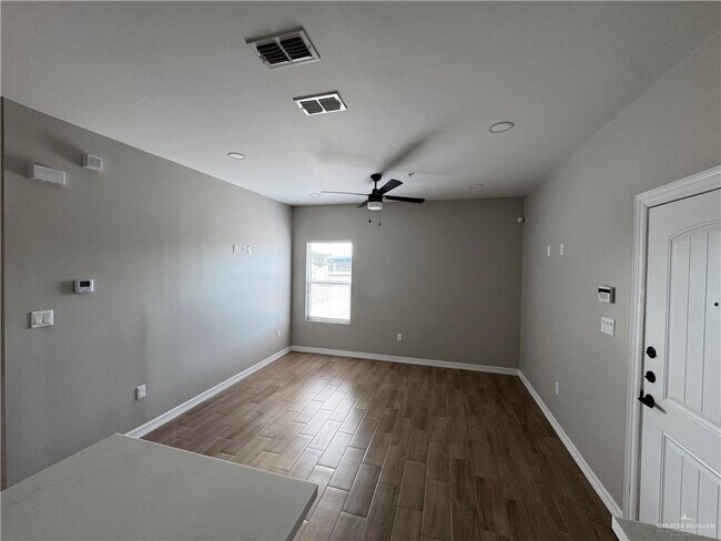 Photo - 10 Ragland Rd Unit 1