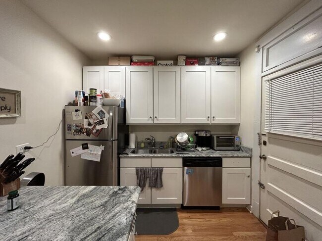 Photo - 1 bedroom in Chicago IL 60625 Unit 1