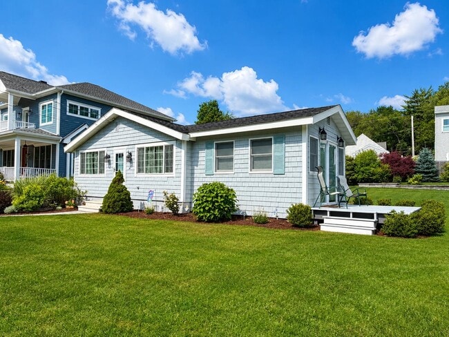 6 Willow Ln