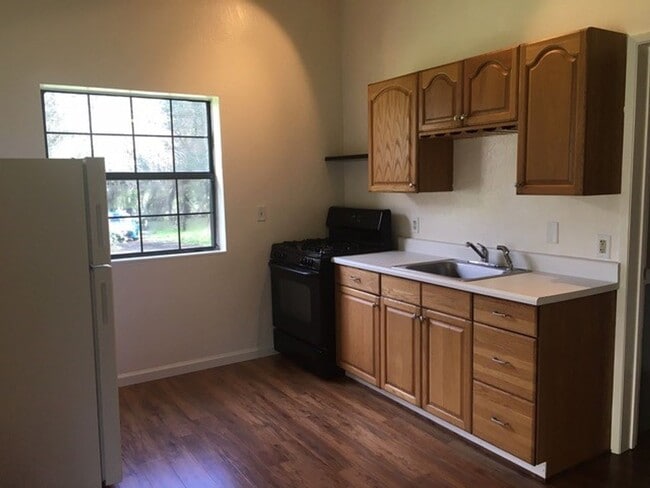 Photo - 18601 Country Ln Unit #C