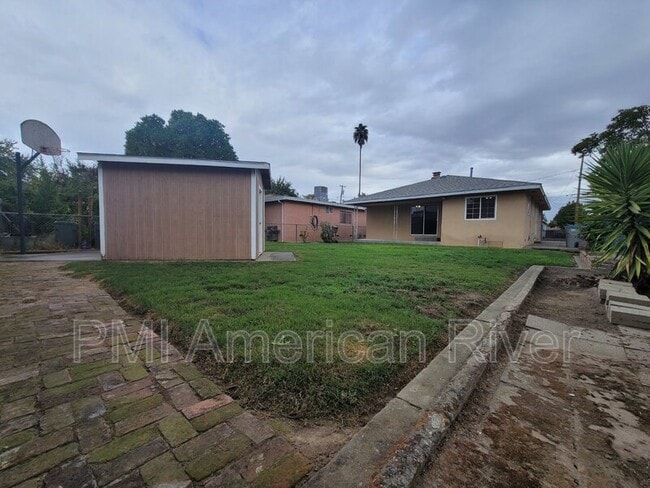 Photo - 625 Elizabeth St