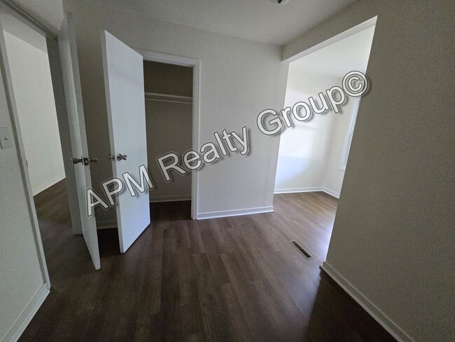 Building Photo - Cute 3 Bedroom 1.5 Bath