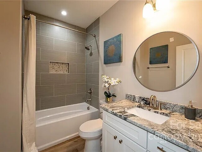 Photo - 301 S Cloudman St