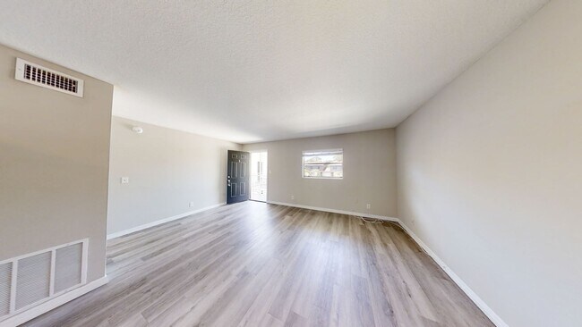 Photo - Lovely 2/1 apartment move in now- 1/2 off first month rent