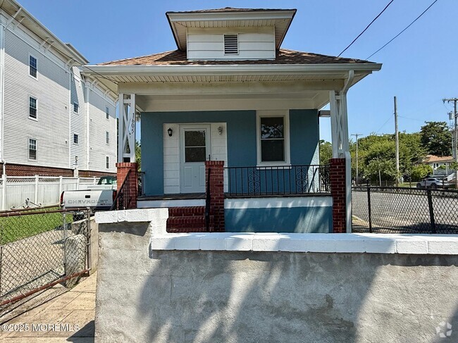 Building Photo - 1605 W Lake Ave Rental