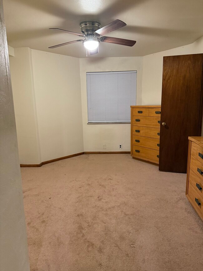 Photo - 530 Greenfield Ave Unidad Second Floor