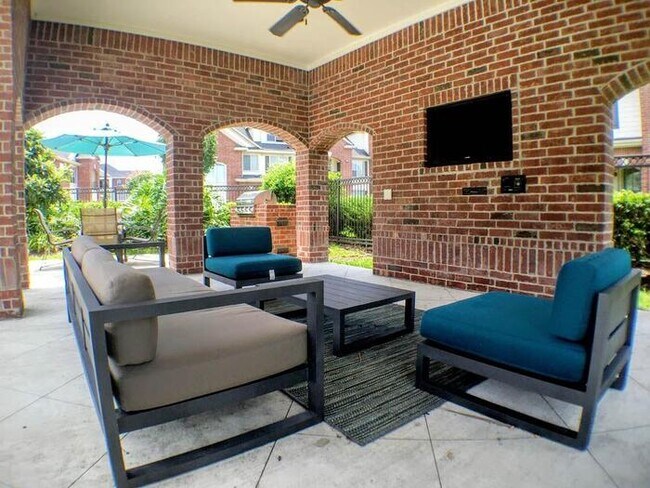 Photo - 3717 Emmett Hutto Blvd Unidad b3