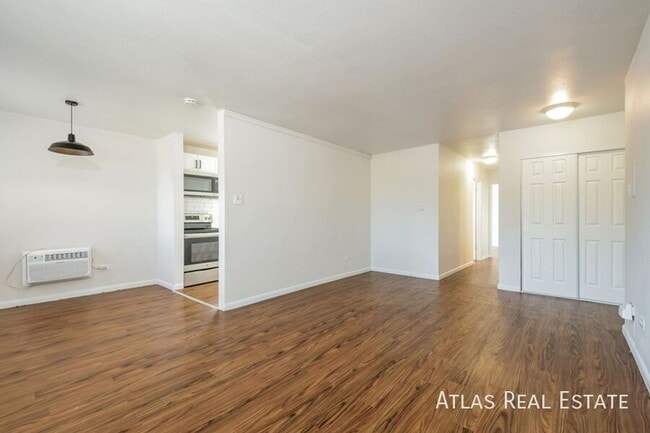 Photo - 4991 Lowell Blvd Unidad 104