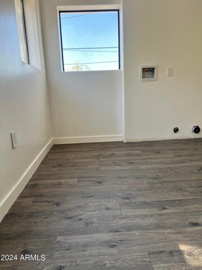 Photo - 5910 West Myrtle Ave