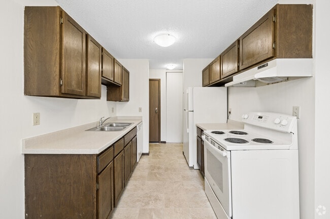 2BR, 1BA - 922SF - Kitchen