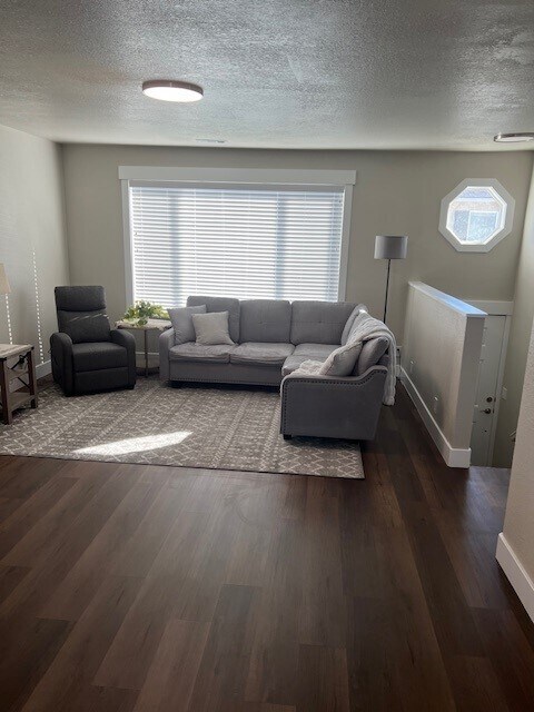 Twin Cedar Apartments -Furnished / Short Term