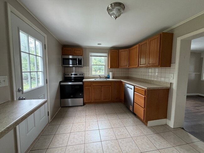 Photo - 749 Fritztown Rd