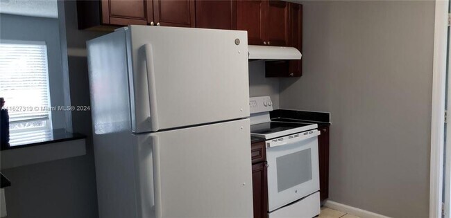 Photo - 3 bedroom in Hollywood FL 33023