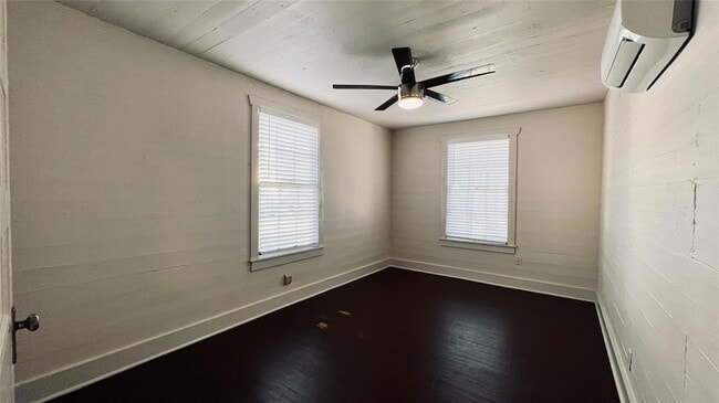 Photo - 1625 W 12th St