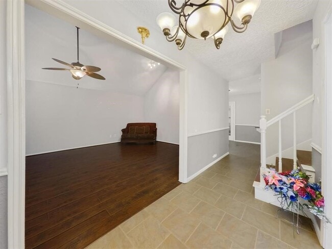 Photo - 12406 Sarti St