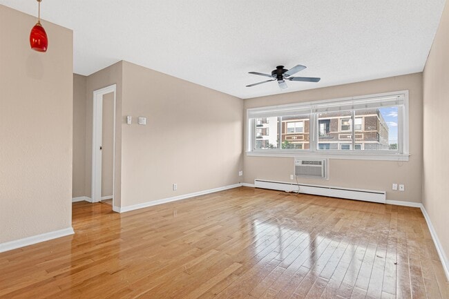 Photo - 1800 La Salle Ave